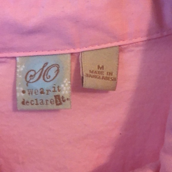 𝅺so pink size Medium shirt - Picture 2 of 4